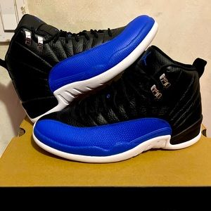 Jordan 12 WMNS Hyper Royal